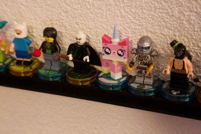 LEGO Dimensions wall shelf